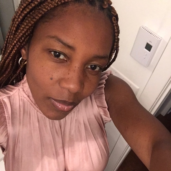 Meet your Posher, Gilberte - Picture 1 of 1